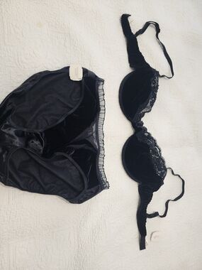Victoria's Secret Black Velvet Lace Underwire Bra & Brief Set